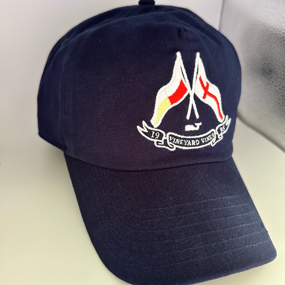 NWT Vineyard Vines Burgee Flag Crest Navy Hat
